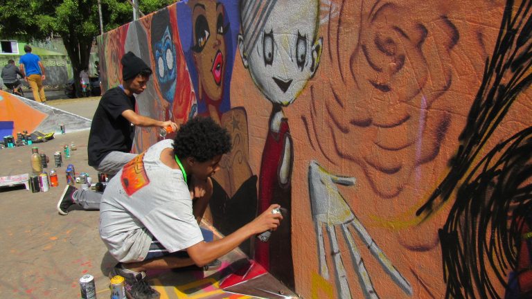 Festival de Cultura Urbana reuniu artistas e agitou os moradores de Embu das Artes