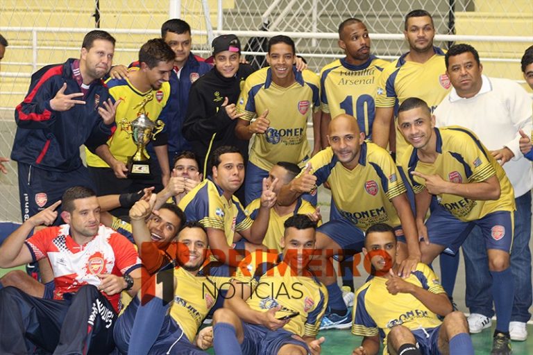 Arsenal conquista o Torneio 8 de Maio de Futsal em Itapecerica da Serra