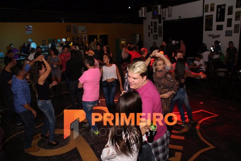 Domingueira sertaneja no Coupe Garage se destaca na região