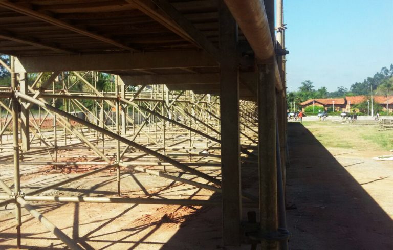 Montagem da mega estrutura do Embu Country Fest já começou