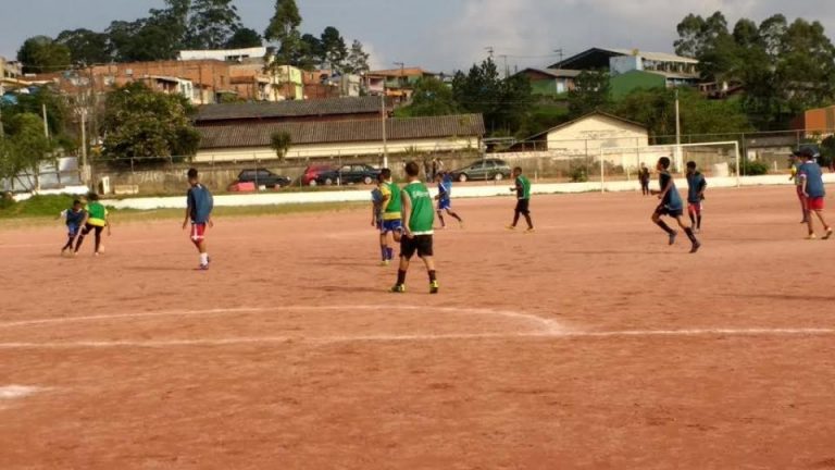 Garotos de Itapecerica da Serra são indicados para peneira no Palmeiras
