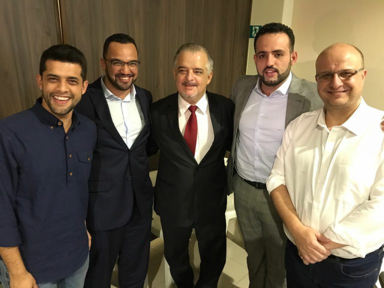 Prefeito Ney Santos e presidente da Câmara Hugo Prado buscam verba para o asfalto