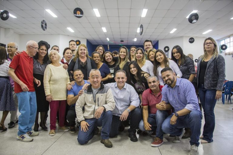Rogério Franco prestigia Baile da Terceira Idade de Cotia