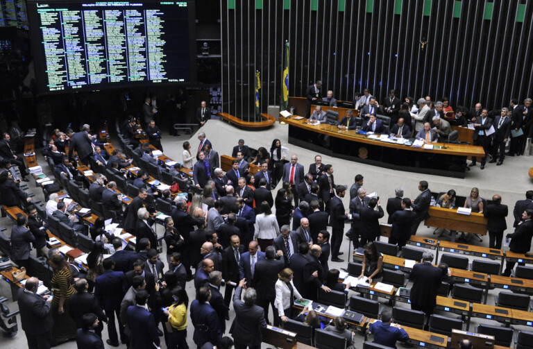Michel Temer: Confira como votaram os 20 deputados eleitos mais votados em Cotia e Vargem Grande Paulista