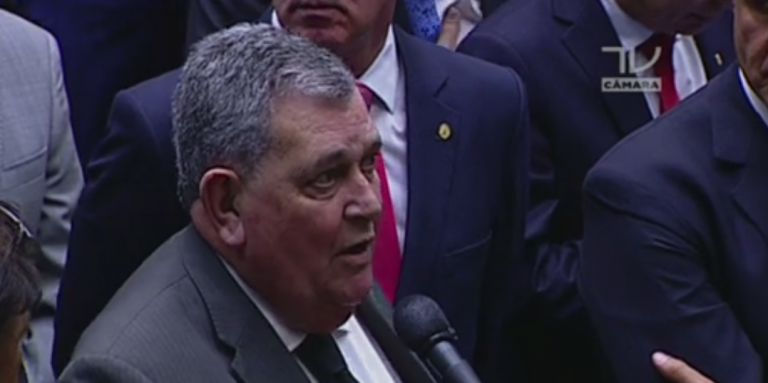 Acompanhe os votos dos 20 deputados eleitos mais votados em Itapecerica da Serra e Embu-Guaçu no caso Temer