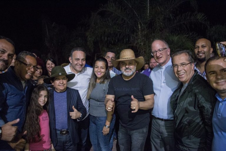 Prefeito Rogério Franco prestigia a festa da Padroeira de Cotia