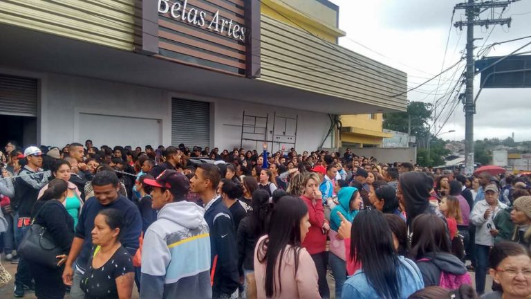 Seleção de emprego da nova Padaria Belas Artes causa tumulto