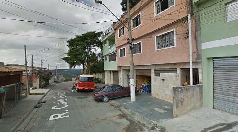 Homem mata ex-mulher e em seguida comete suicídio, em Cotia