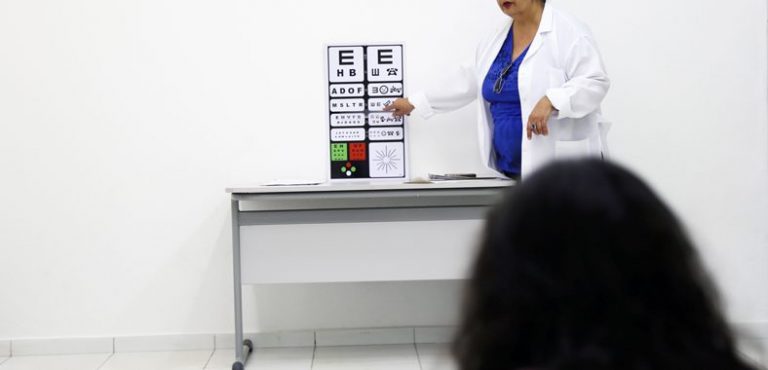 Alunos de Vargem Grande Paulista fazem teste de acuidade visual