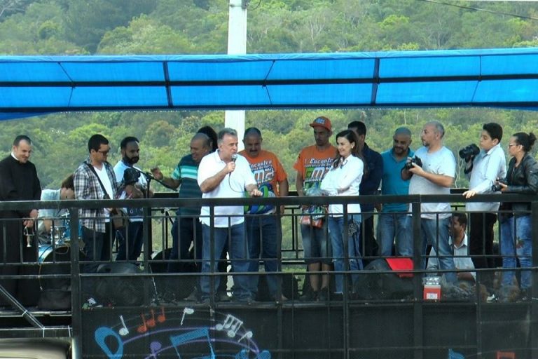 Prefeito Jorge Costa prestigia evento de caminhoneiros no Ginásio de Esportes