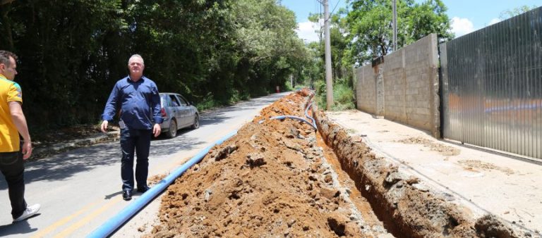 Prefeitura e Sabesp levam água tratada aos bairros Capela, Lagoa e Morada do Sol