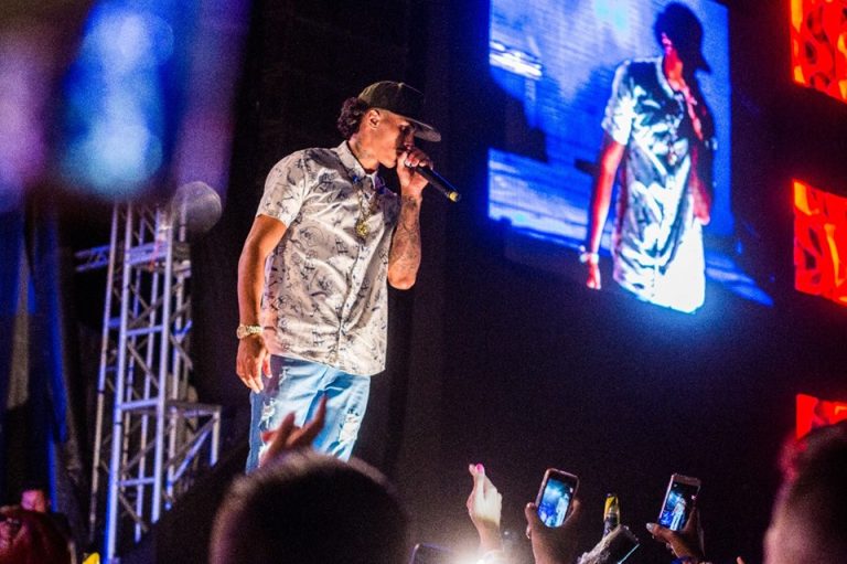 Baile do Poderoso encerra em grande estilo o Embu Summer Fest