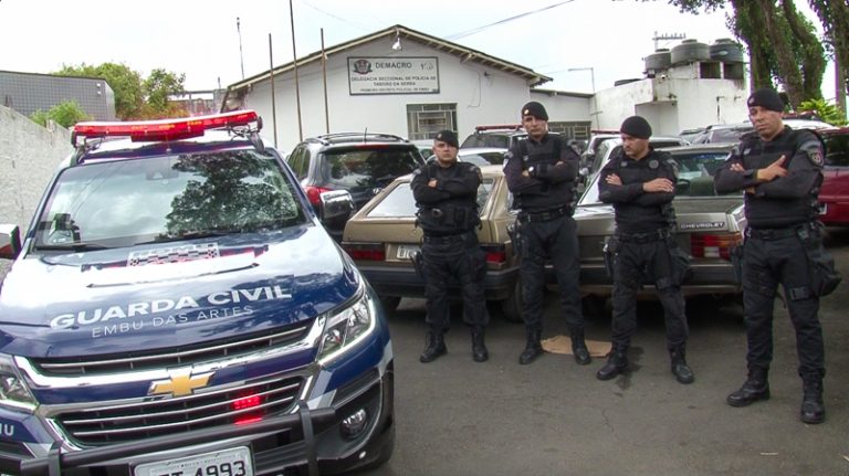 GCM de Embu das Artes detêm criminosos disfarçados de policiais