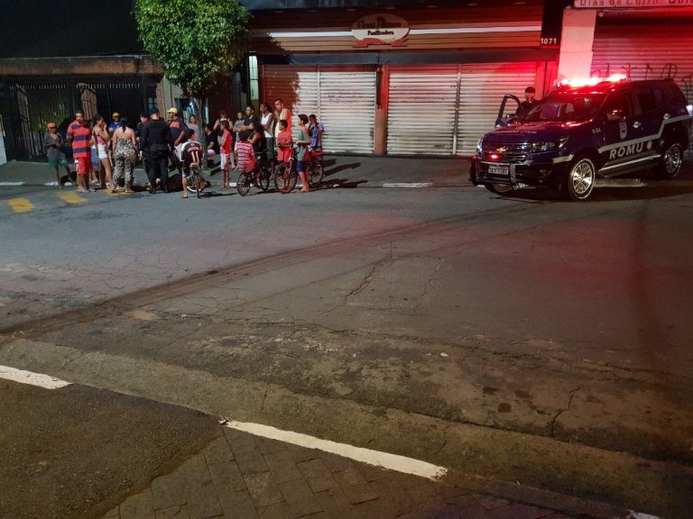 Mulher é esfaqueada em Embu das Artes