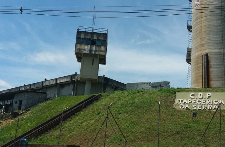 Detentos causam tumulto em rebelião no CDP de Itapecerica da Serra e ficam sem visitas