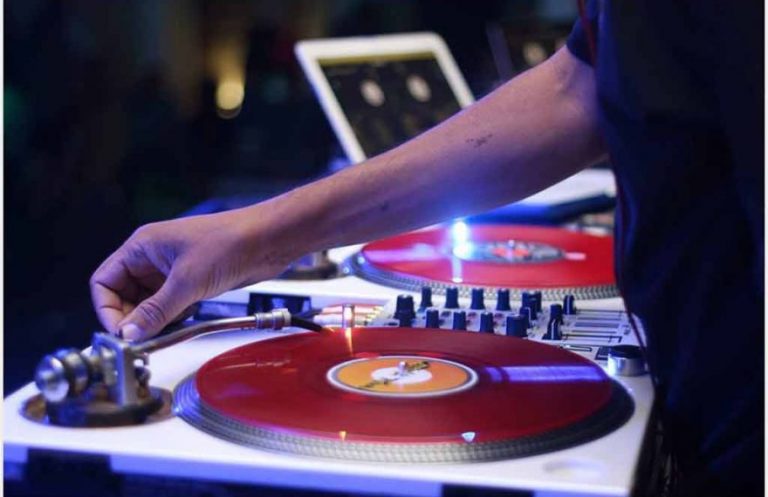 Djs Easy Nylon volta a balançar o Cemur no próximo dia 17