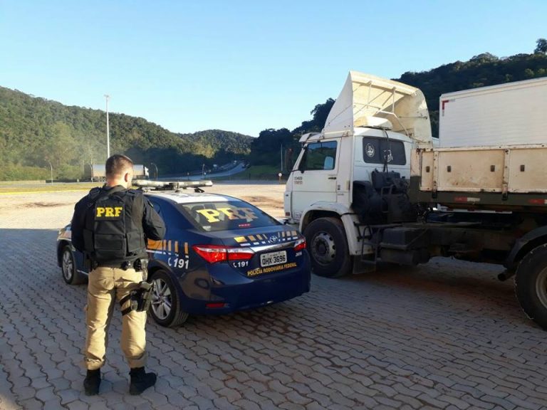PRF prende integrantes de quadrilha especializada em roubos de caminhões e cargas na Régis Bittencourt