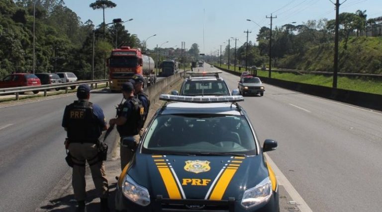PRF prende foragido da justiça na Régis Bittencourt