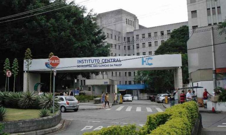 Auxiliar de limpeza assassinada pelo ex-marido no Hospital das Clínicas é enterrada em Embu das Artes