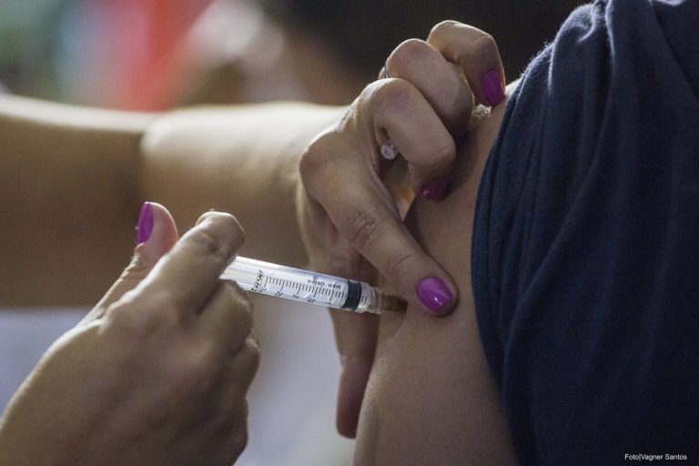 Vacinação contra gripe é prorrogada até o dia 15 de junho