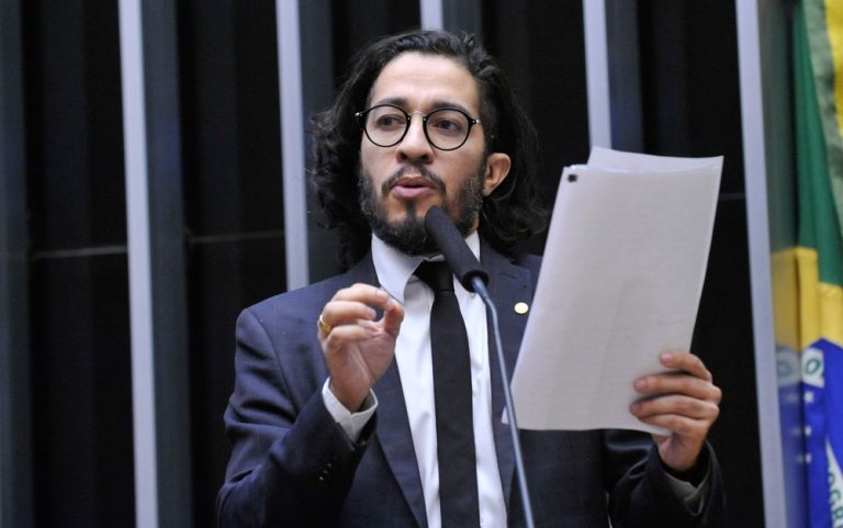 Renúncia de Jean Wyllys ao terceiro mandato é oficializada na Câmara