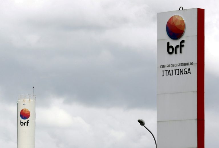 BRF recolhe carne de frango por possível presença de salmonella