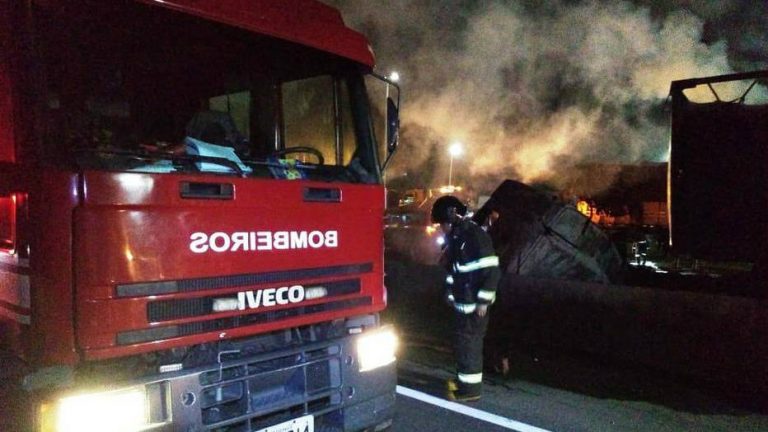 Engavetamento deixa vítimas e interdita por 7 horas a Régis