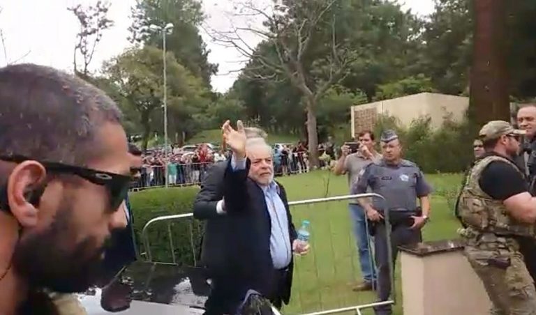 Lula vai a velório do neto em São Bernardo, SP