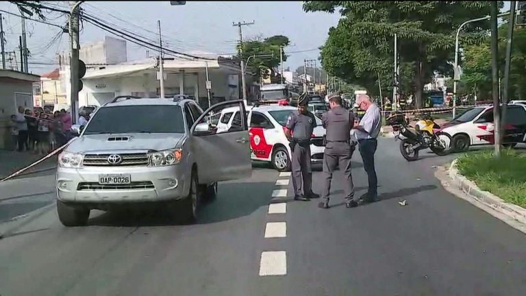 Criminosos em moto matam a tiros comerciante na Zona Sul de SP