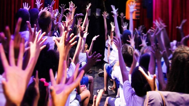 Nesta sexta (17), Cotia recebe o ‘Projeto BuZum!’ com teatro gratuito
