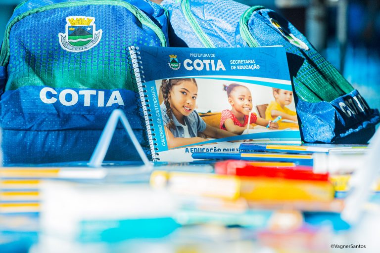 Prefeitura de Cotia inicia as entregas dos kits de material escolar