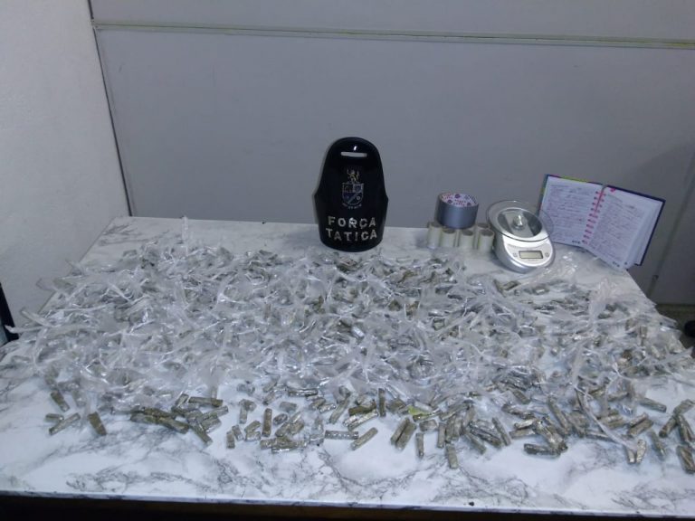 Força Tática prende homem com mais de 1kg de maconha