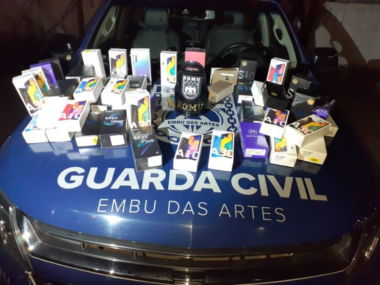 GCM prende dois acusados com carga roubada em Embu das Artes