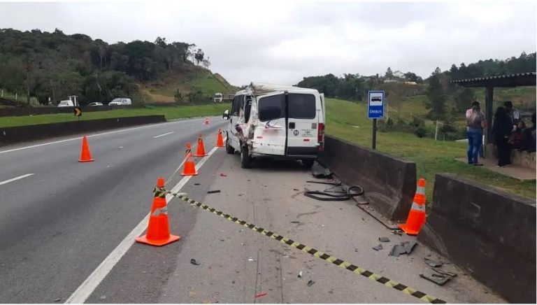 Bebê morre em acidente envolvendo carreta e van em Juquitiba