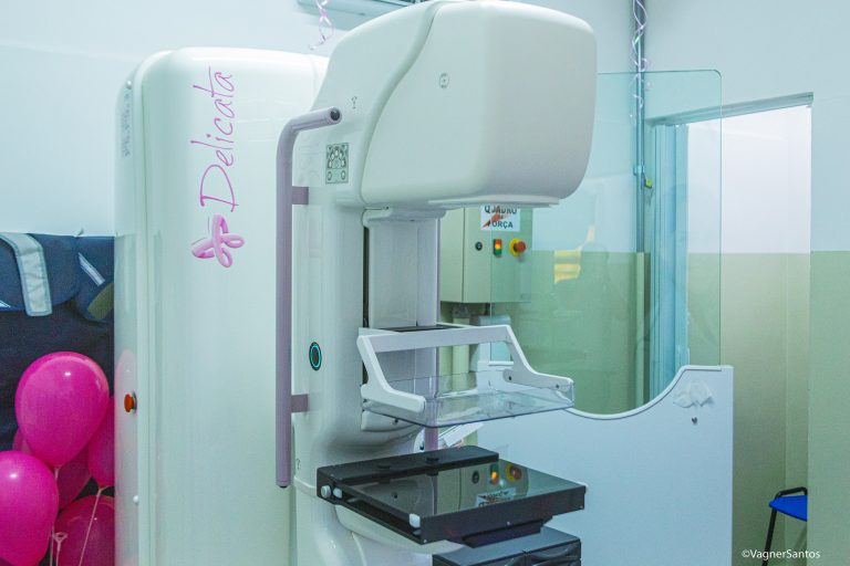 Em outubro, mulheres com idade entre 40 e 69 anos podem agendar mamografia sem pedido médico