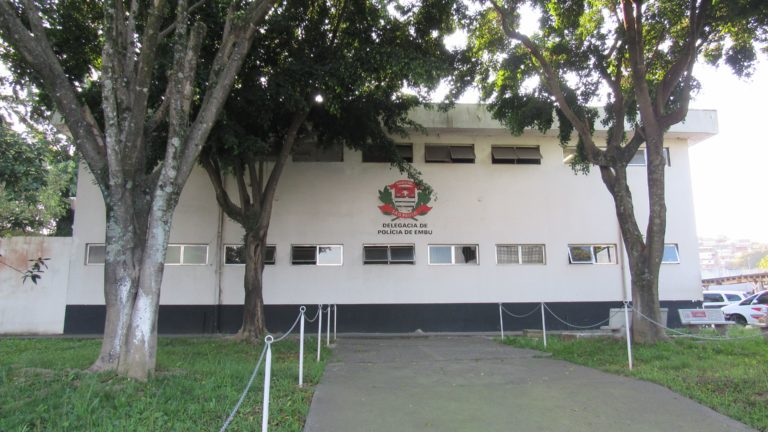 Homem morre após levar facada em Embu das Artes