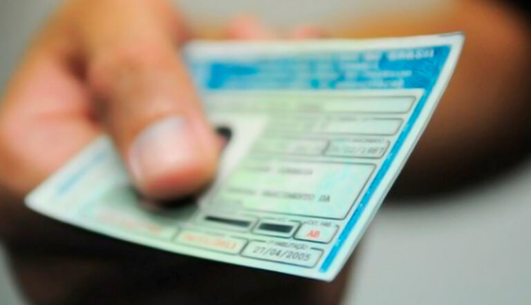 Detran e Poupatempo passam a entregar documentos pelo correio gratuitamente em São Paulo
