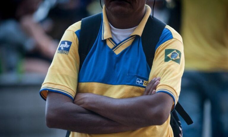 Sindicatos acatam decisão judicial e decretam fim da greve dos Correios