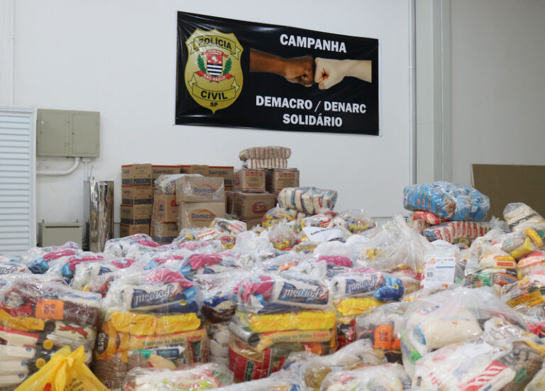 Campanha “Demacro/Denarc Solidário” entrega cestas básicas para Itapecerica da Serra