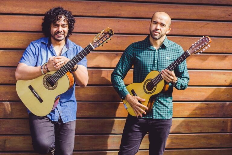 Élcio Dias & Amorim cantam Pena Branca & Xavantinho em Embu
