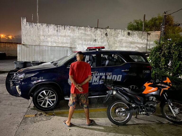 Homem com moto roubada foi preso pela Romu de Embu das Artes