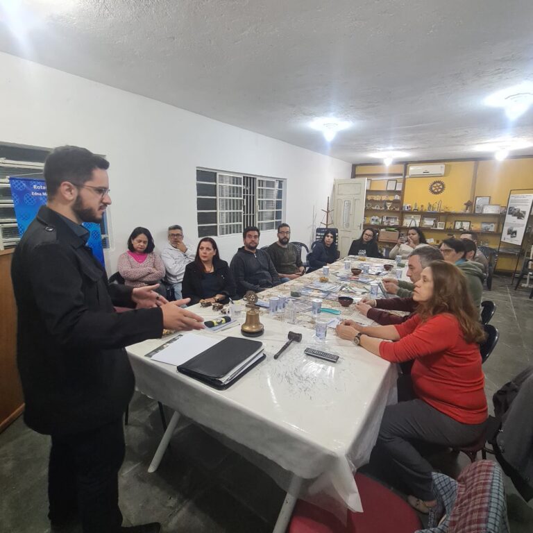 Rotary Club de Embu das Artes encerra as atividades de junho com palestra sobre empreendedorismo