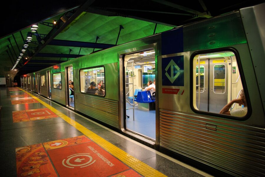 Metrô de SP reforça oferta de trens durante o fim de ano