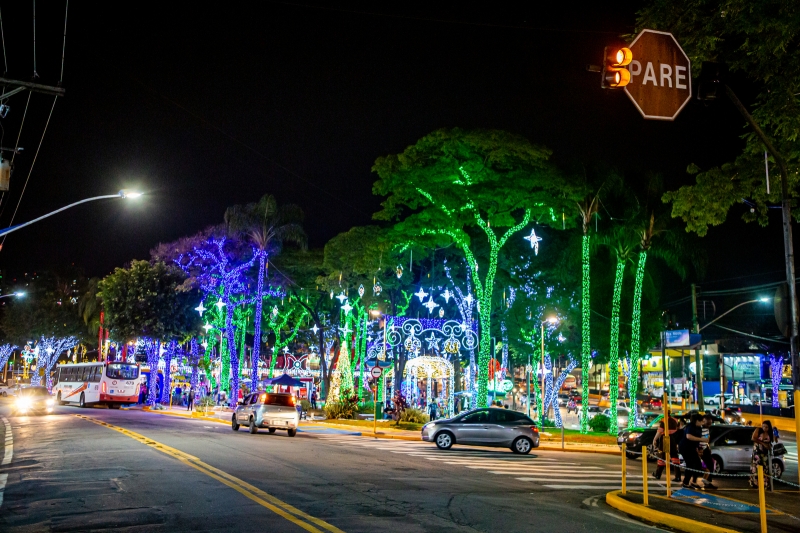 Em etapa final de revitalização, Praça Nicola Vivilechio receberá Natal Iluminado 2025