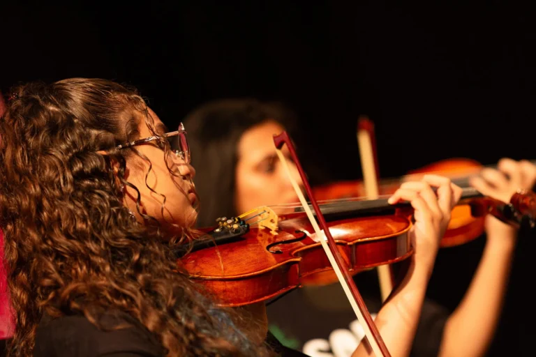 Programa de SP oferece 60 mil vagas para cursos de canto e instrumento; inscrições abrem nesta sexta-feira (24)