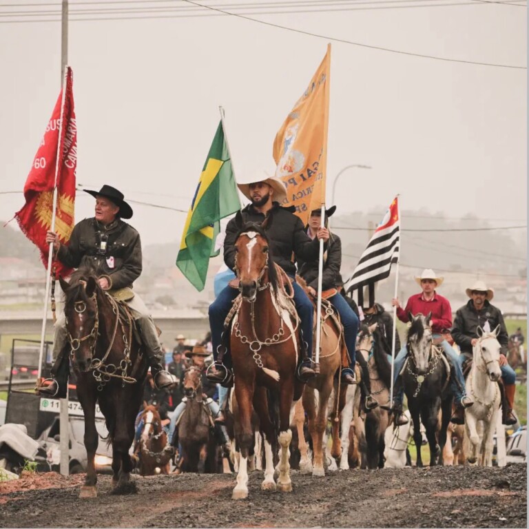Show de Guilherme & Santiago abre a Chegada da Romaria em Itapecerica da Serra