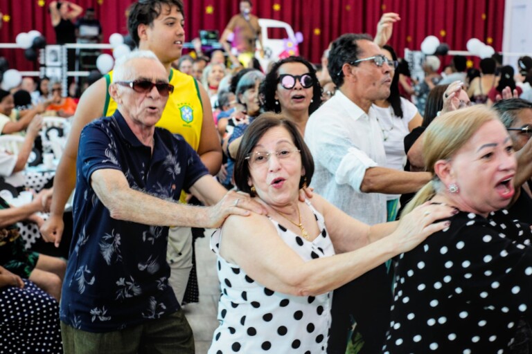 Cotia terá bailes gratuitos para pessoas idosas neste fim de semana
