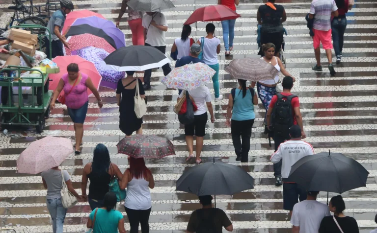 Previsão do tempo para sexta-feira (07), em SP: pancadas de chuva de forte intensidade