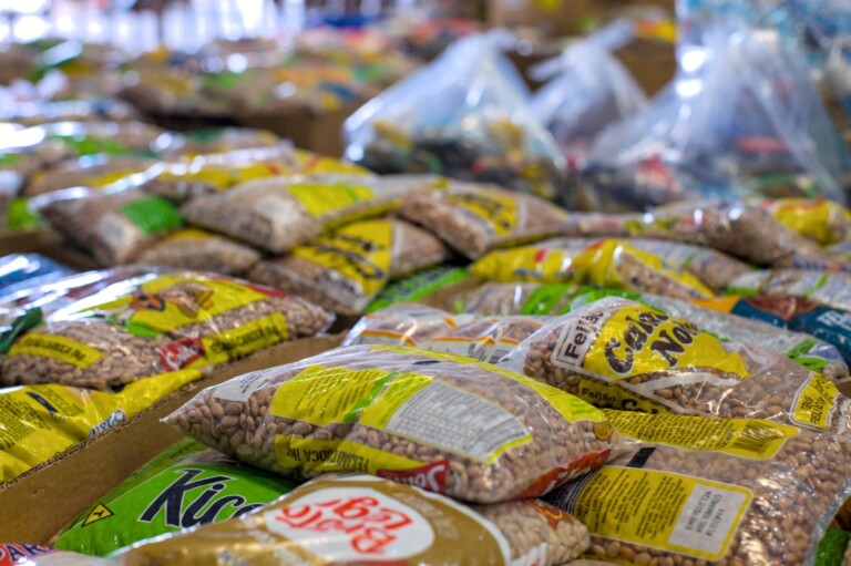 Cotia Rodeio Fest reúne grandes nomes da música e promove ação solidária com arrecadação de alimentos