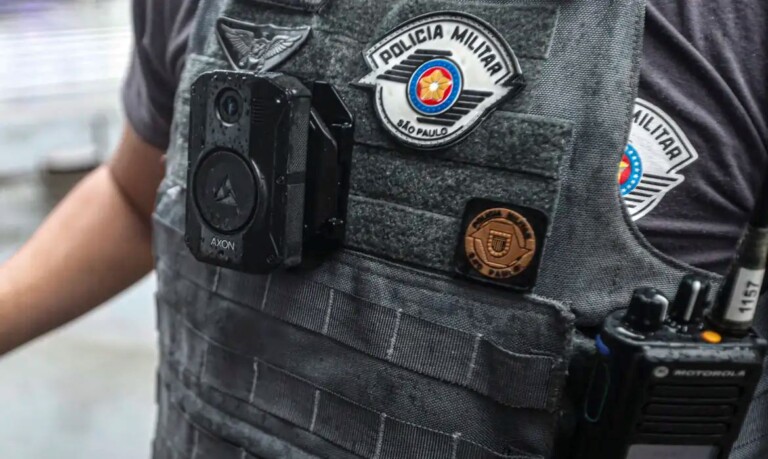 Criança no espectro autista sai de casa sozinha, embarca em ônibus e é encontrada pela PM em Carapicuíba